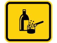 L’acide sulfurique est extrêmement acide et corrosif. © Seetwo, Adobe Stock